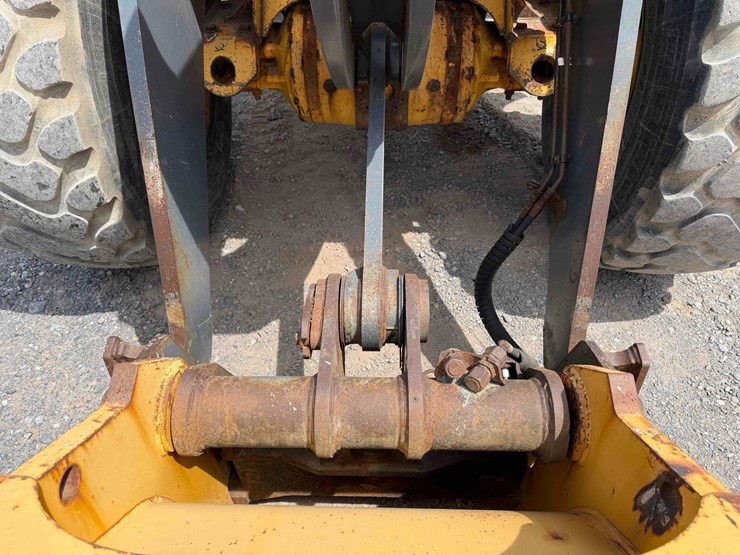 2013-deere-544k-image-9