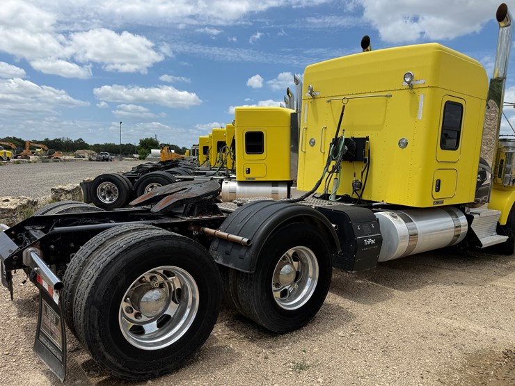 2015-kenworth-t800-image-5