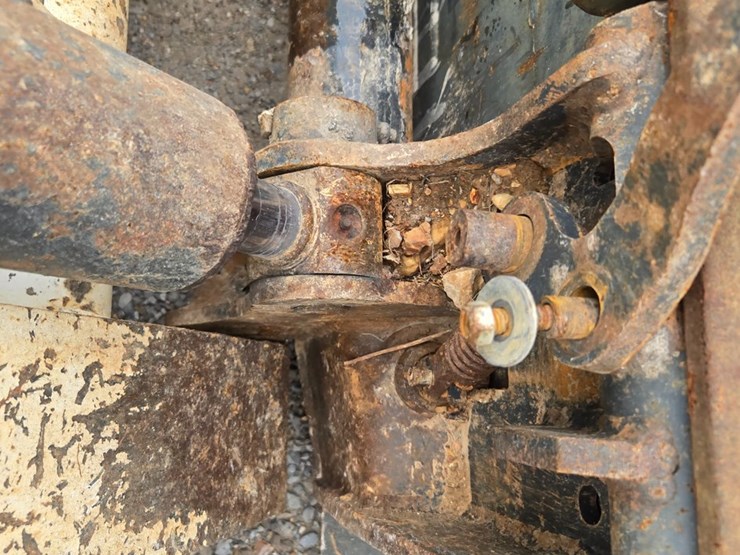 2023-bobcat-t770-image-53