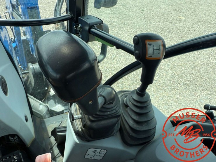 2017-new-holland-ts6.140-image-28
