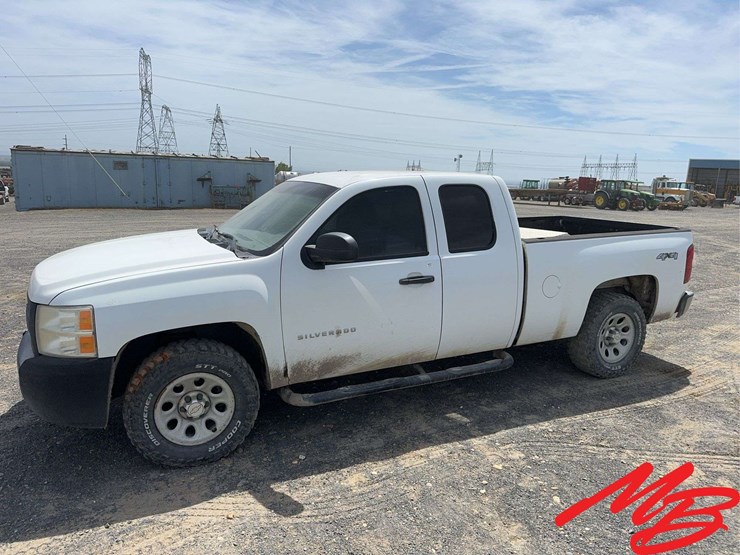 2010-chevrolet-silverado-1500-image-1