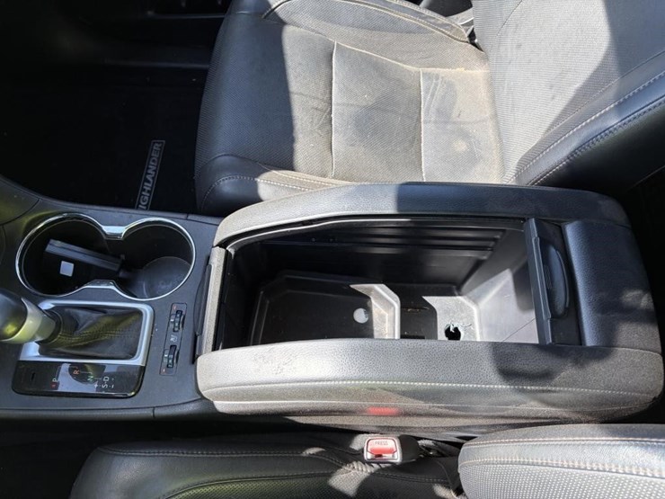 2017-toyota-highlander-image-24
