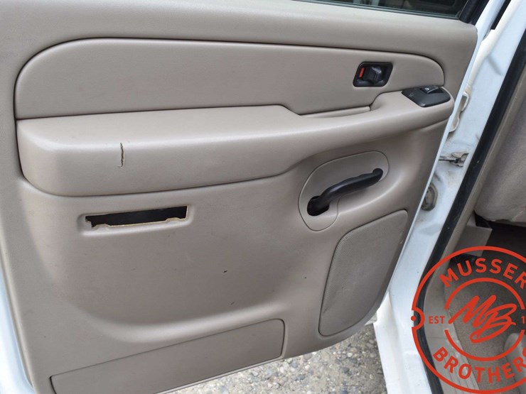 2006-chevrolet-3500-image-63
