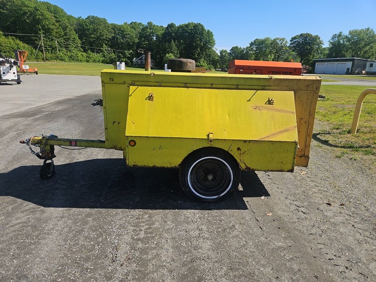 1981-joy-tow-behind-air-compressor-image-2