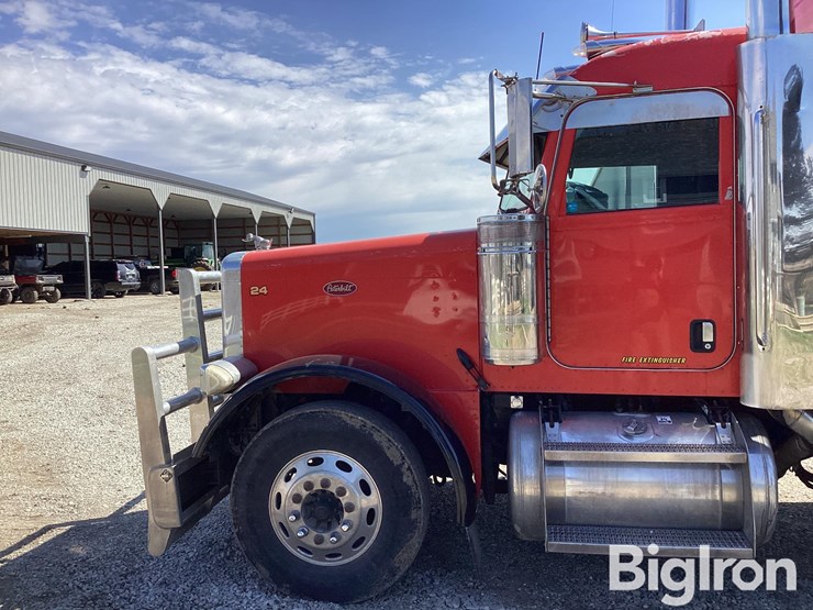 2006-peterbilt-379-image-12