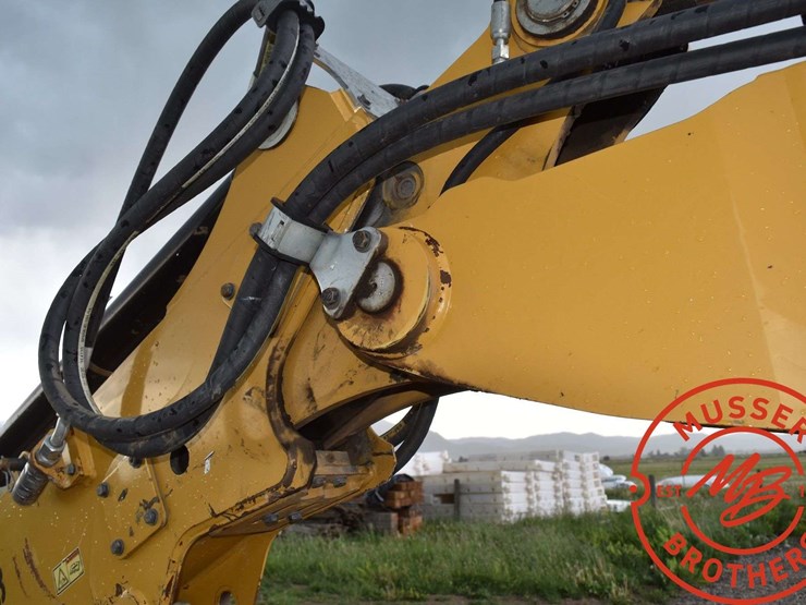 2016-caterpillar-420f2-it-image-46