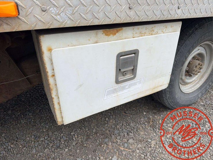 2000-chevrolet-k3500-image-33