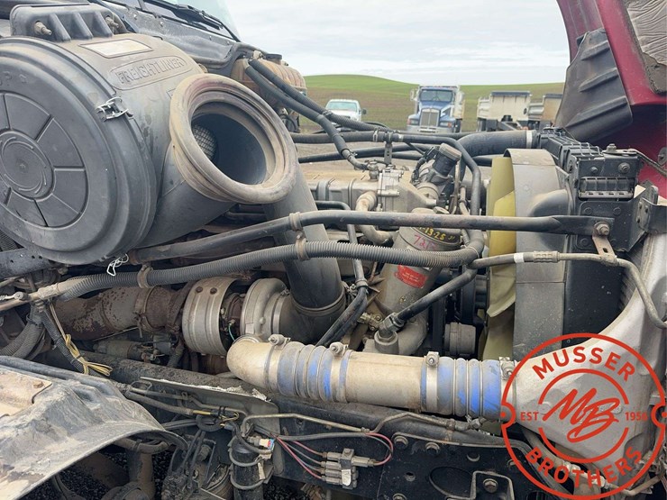 2007-freightliner-columbia-120-image-25