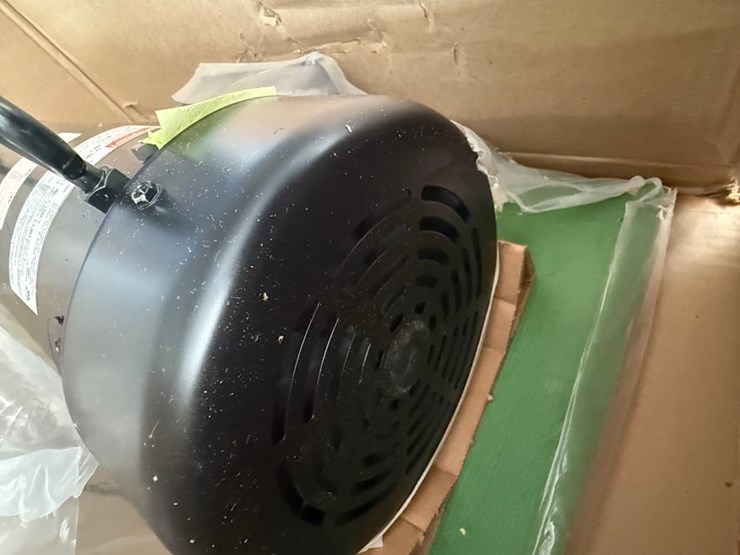 #1073-•-dayton-dc-permanent-magnet-motor-image-4