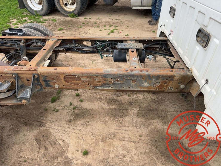 1999-ford-f550-image-11