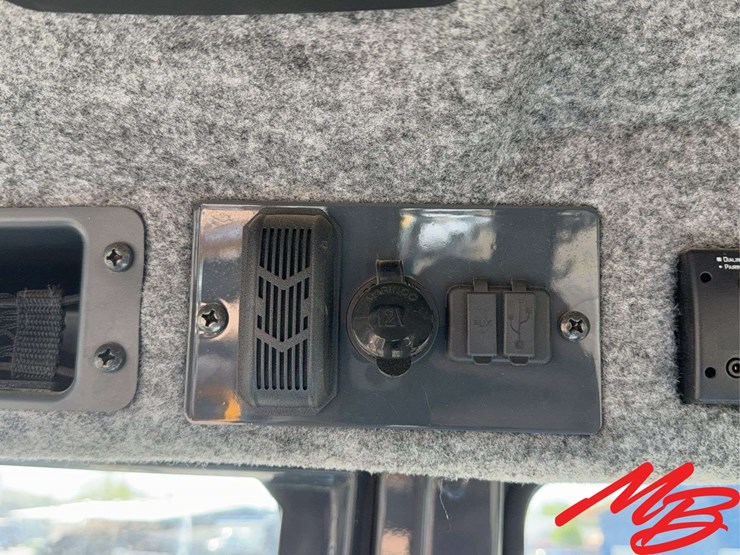 2023-deere-310sl-image-59