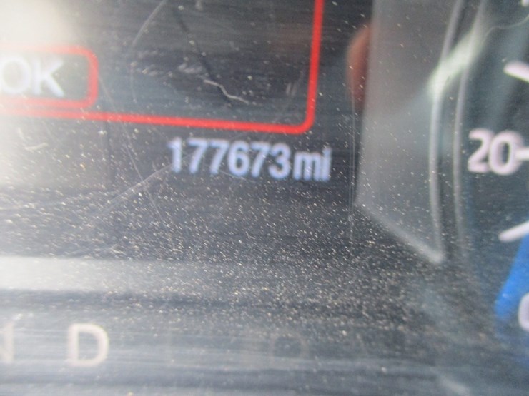 2016-ford-explorer-image-17