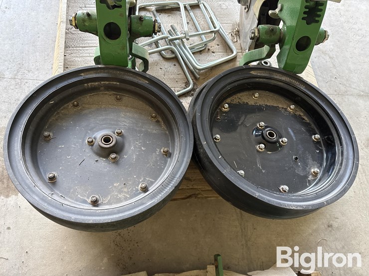 john-deere-planter-row-unit-image-9