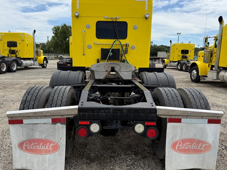 2014-peterbilt-389-image-6