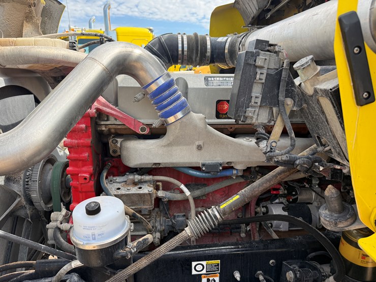 2016-kenworth-t800-image-9