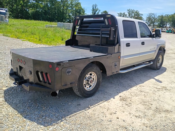 2005-gmc-sierra-2500-image-9