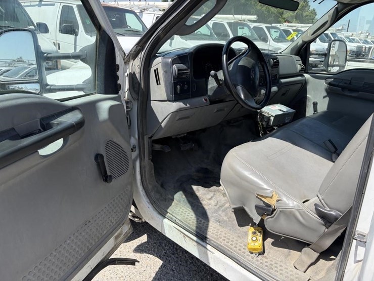 2007-ford-f350-image-13