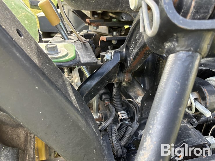 2017-john-deere-1023e-image-18