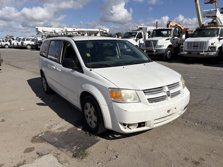 2009-dodge-grand-caravan-se-image-2