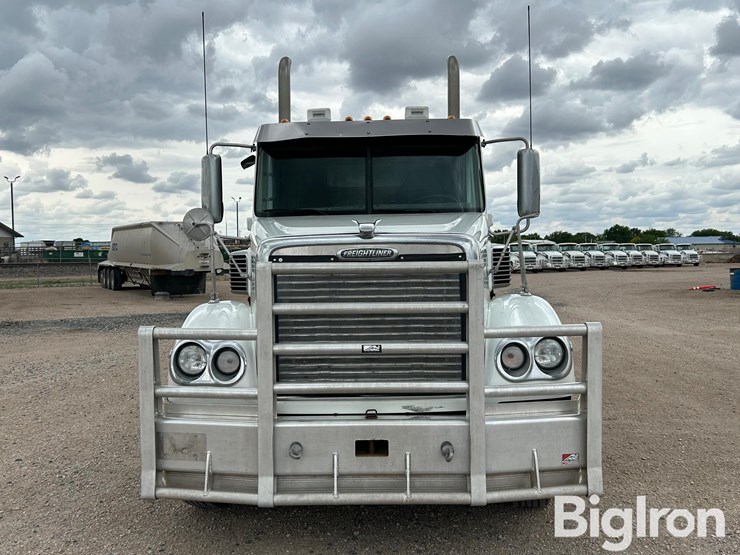 2017-freightliner-coronado-132-image-2