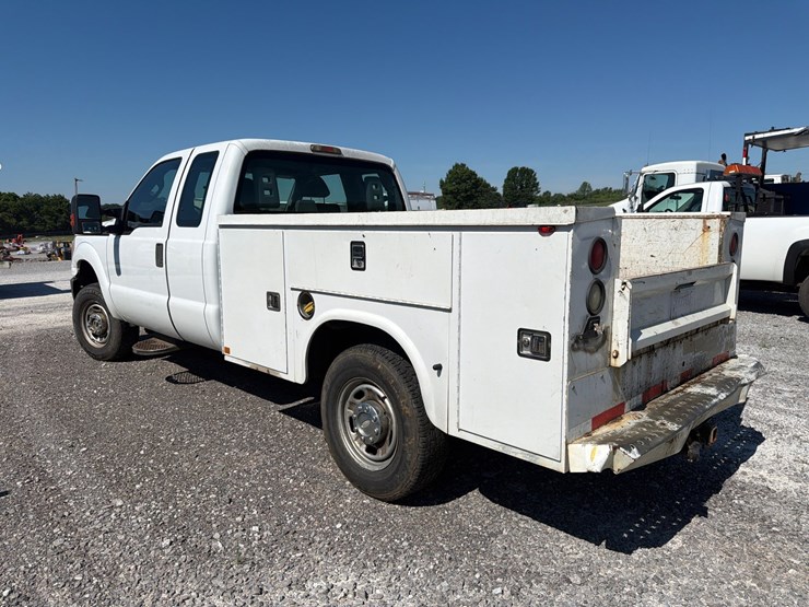 2011-ford-f250-xl-image-6