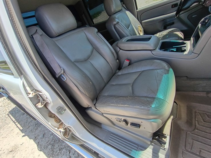2005-gmc-sierra-2500-image-38
