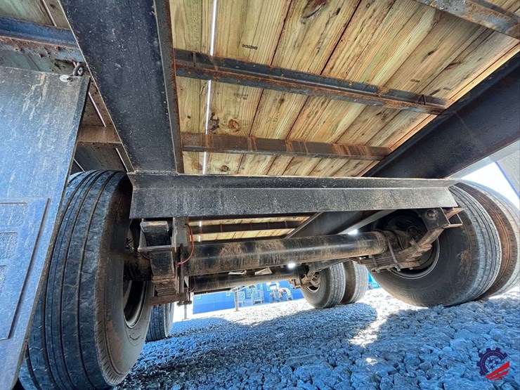 2025-c-&-w-trailers-dual-t/a-flatbed-gooseneck-trailer-image-37