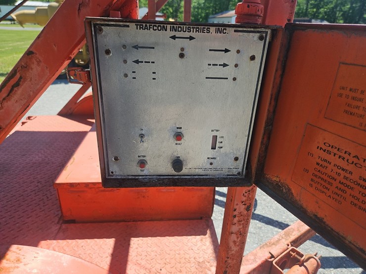 trafcon-tow-behind-arrow-board-image-14