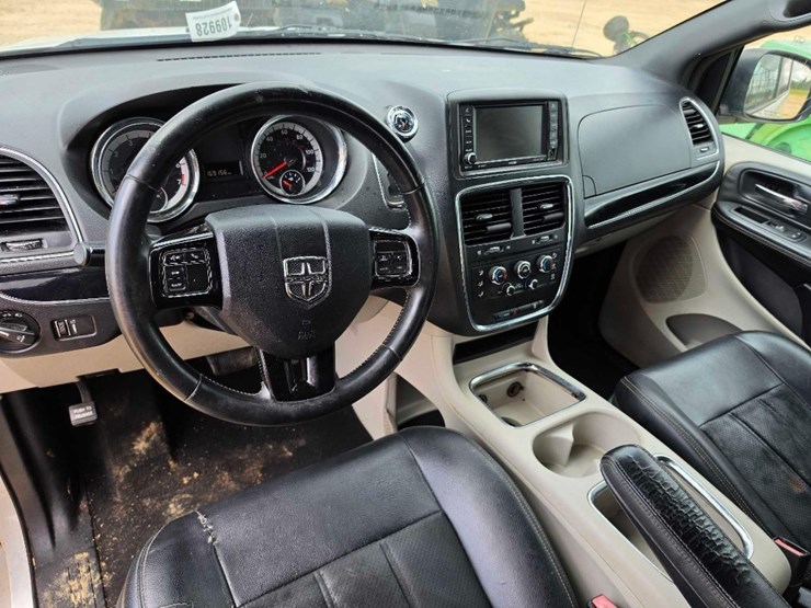 2017-dodge-grand-caravan-image-8