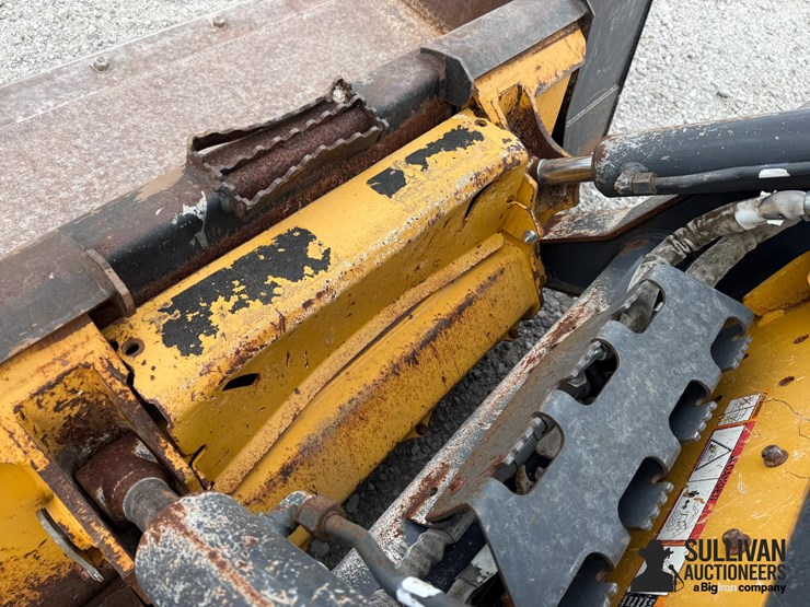 2022-deere-325g-image-12