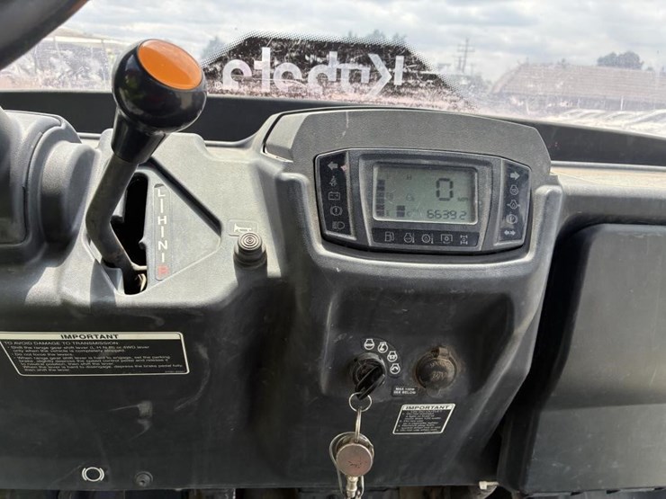 2021-kubota-rtvx1140-image-13
