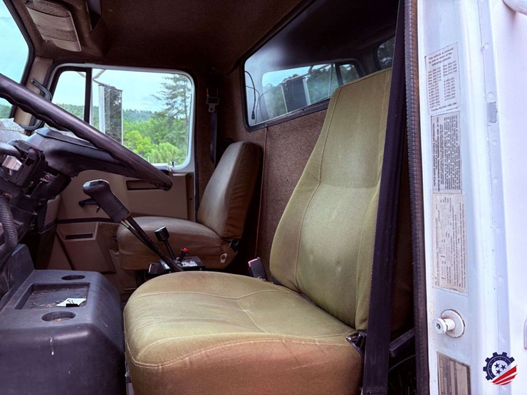 1994-international-8100-image-50