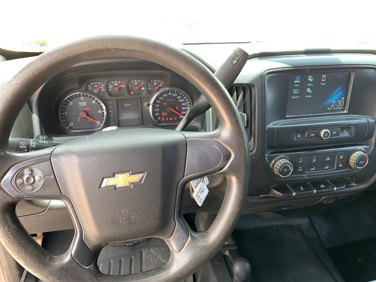 2018-chevrolet-silverado-2500hd-image-9