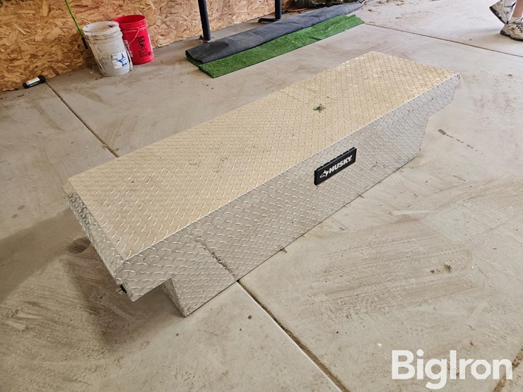 husky-aluminum-pickup-toolbox-image-3