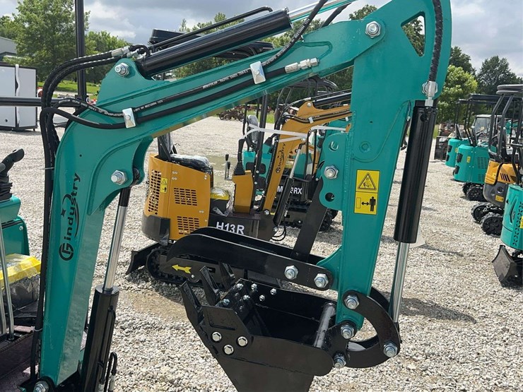 cfg-industrial-h16r-mini-excavator-image-11