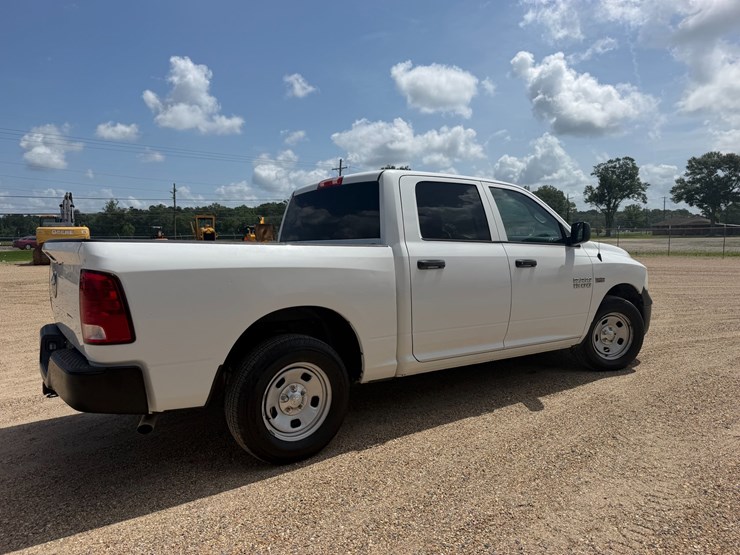 2015-dodge-ram-1500-image-3