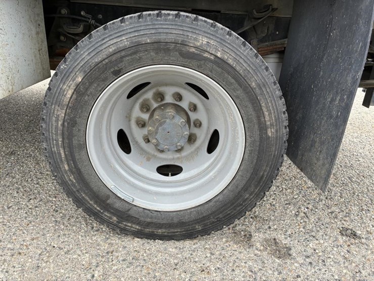 2012-ford-f550-image-5