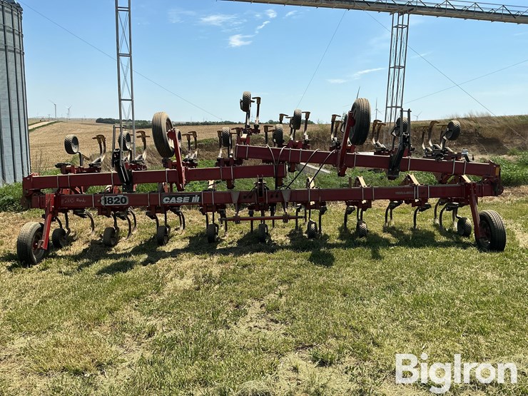 case-ih-1820-image-2