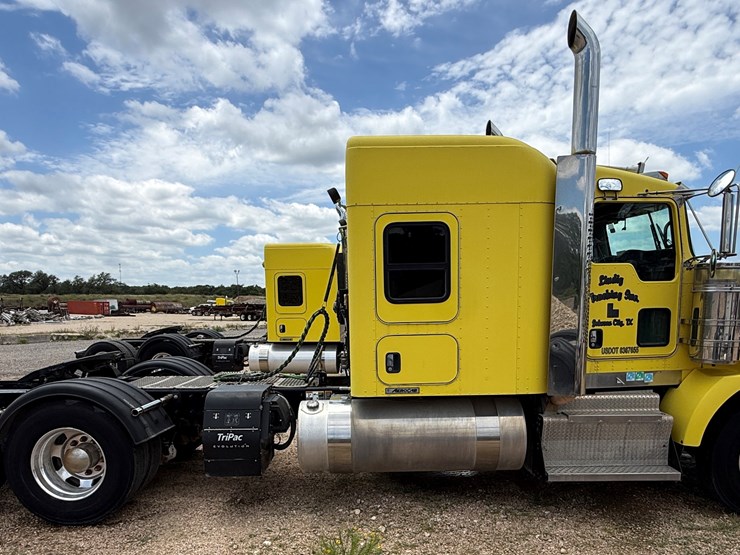 2015-kenworth-t800-image-4