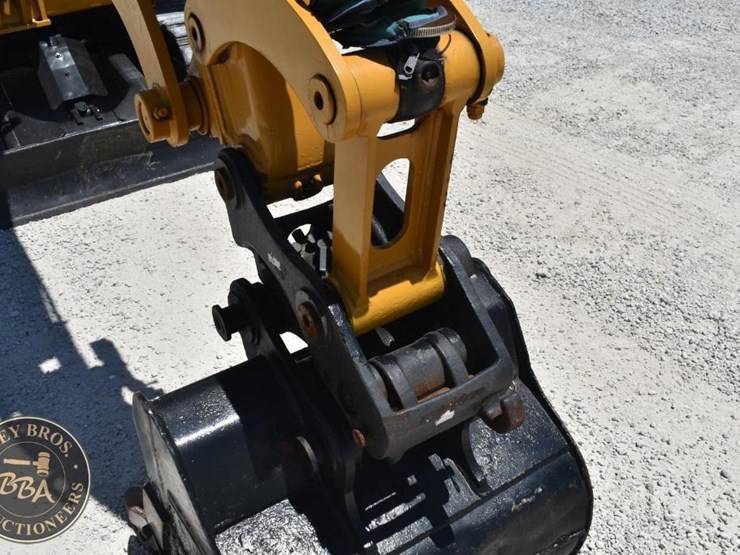 2021-caterpillar-305.5e2-image-11