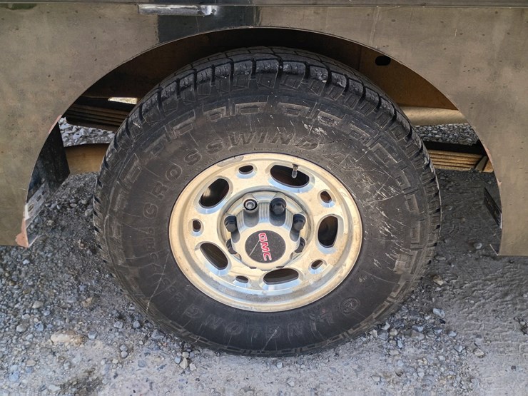 2005-gmc-sierra-2500-image-92