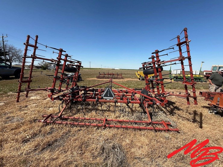 case-ih-365-image-5