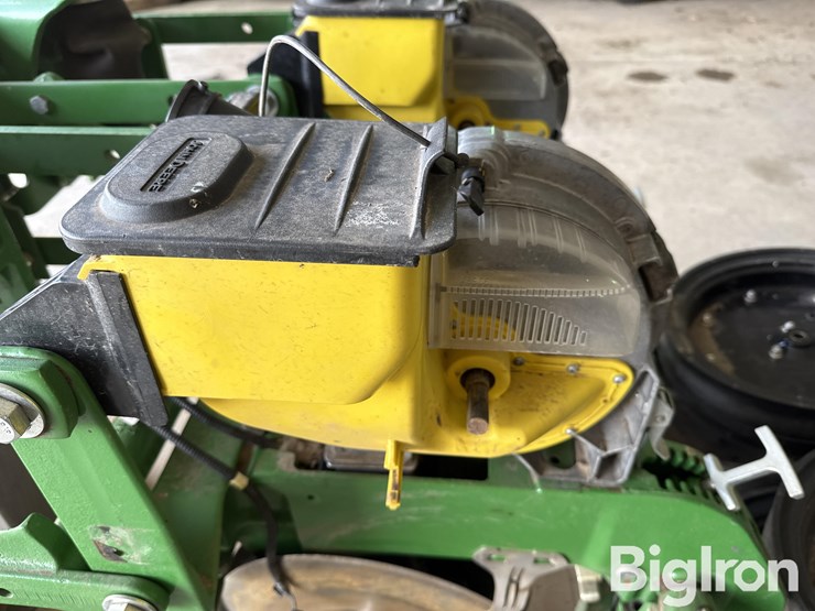 john-deere-planter-row-unit-image-13