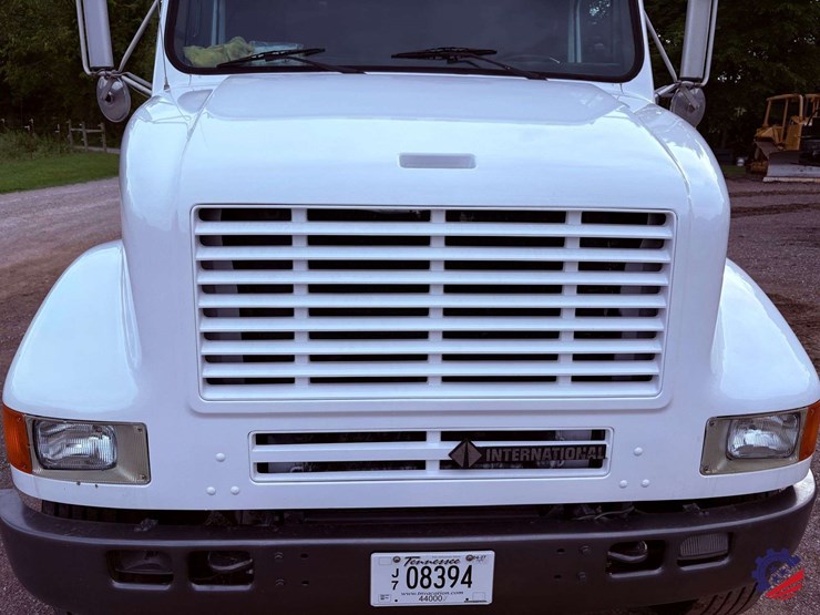 1994-international-8100-image-18