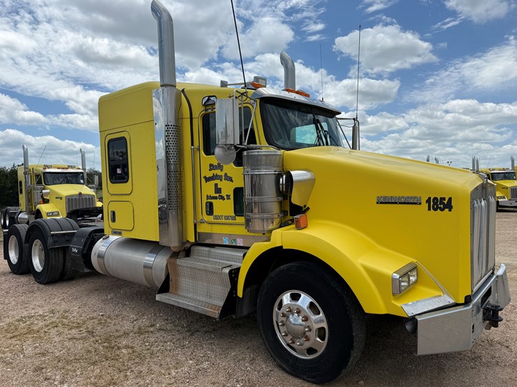 2015-kenworth-t800-image-3