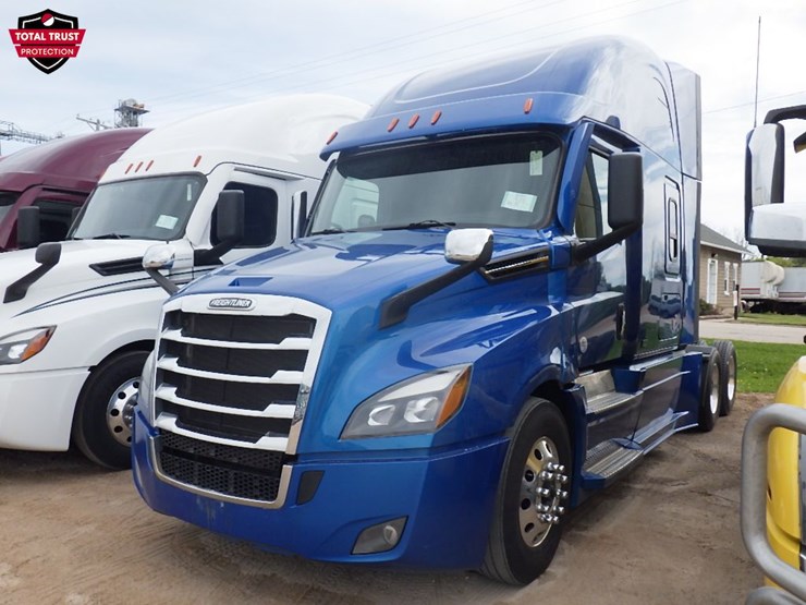 2022-freightliner-cascadia-126-image-1