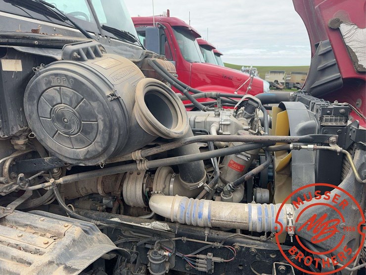 2007-freightliner-columbia-120-image-36