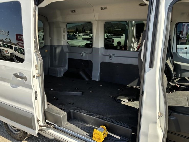 2018-ford-transit-image-10