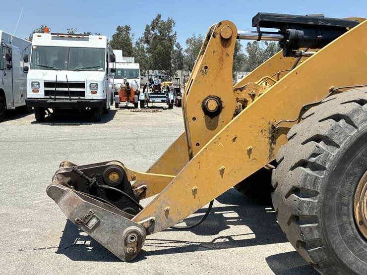 2014-caterpillar-950m-image-5