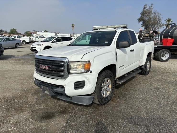 2016-gmc-canyon-image-1